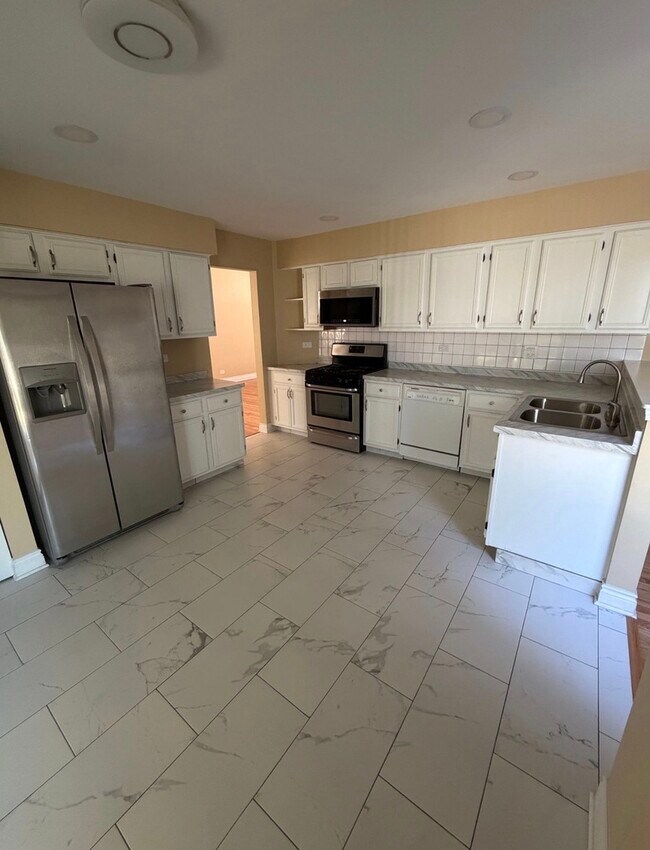 Building Photo - 426 Thunder Ridge