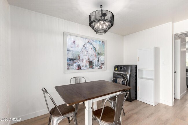 Building Photo - 4848 N Woodmere Fairway