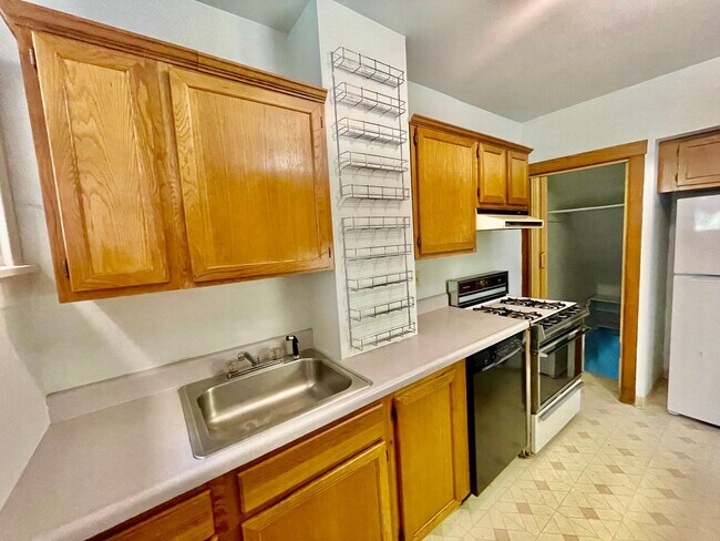 Building Photo - Charming Pittsburgh Retreat: 3-Bed Home with Hardwood Floors, Basement, and Private Porches