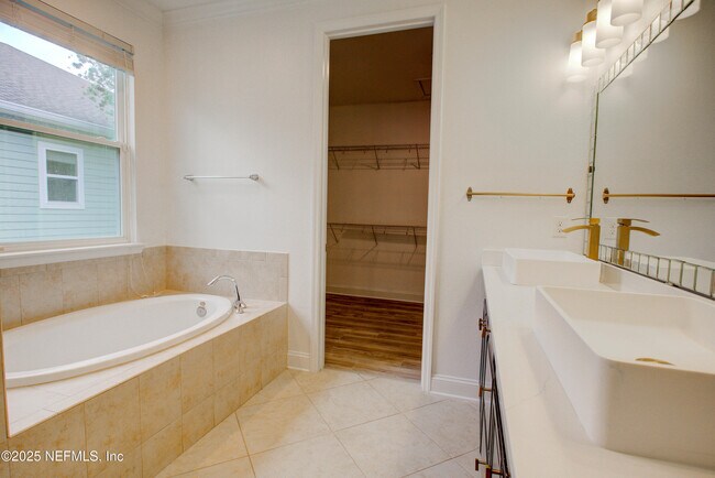 Building Photo - 174 Antilles Rd