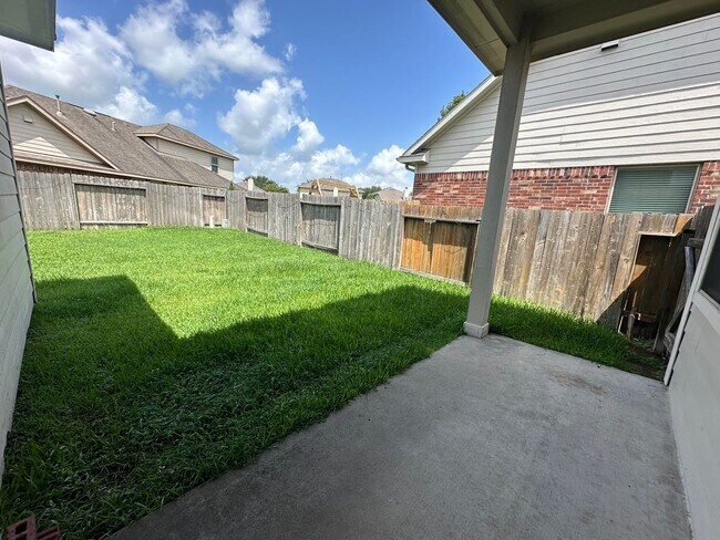 Building Photo - For Lease | 4 Bed, 2.5 Bath | 2,587 Sq Ft ...