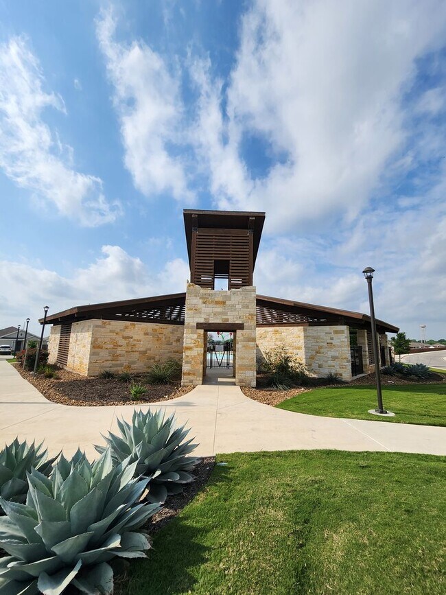 Building Photo - Voss Farms / Fridge Included / Separate Di...