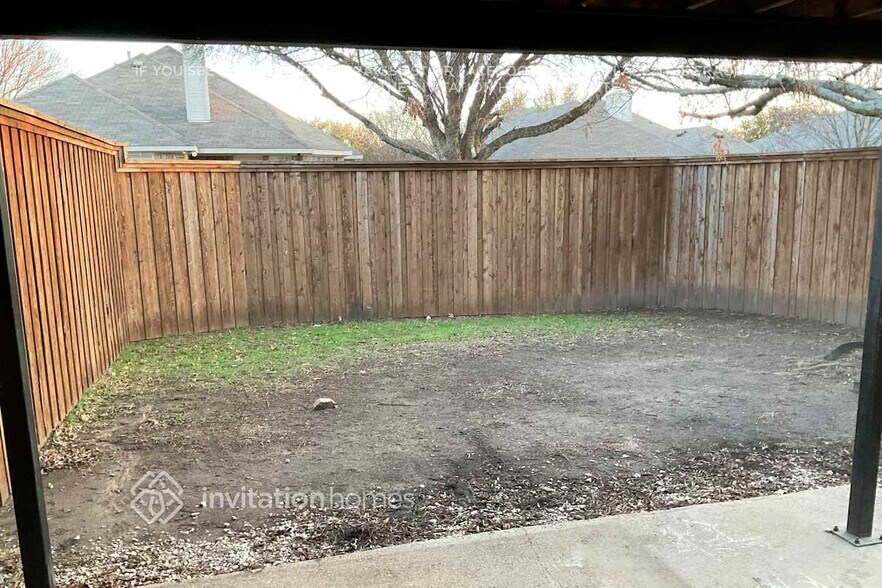 Building Photo - 9999 Buckingham Ln