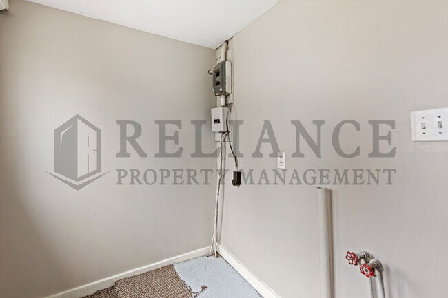 Building Photo - 215 S Kansas St