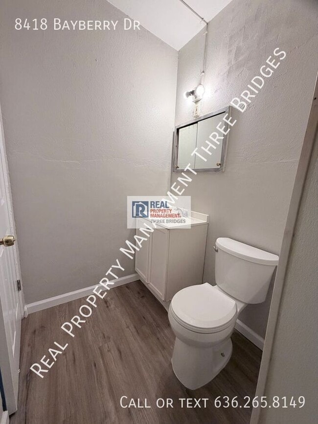 Building Photo - 8418 Bayberry Dr