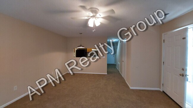 Building Photo - 117 Country Town Dr