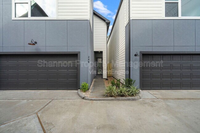 Building Photo - 28 Bucan Street