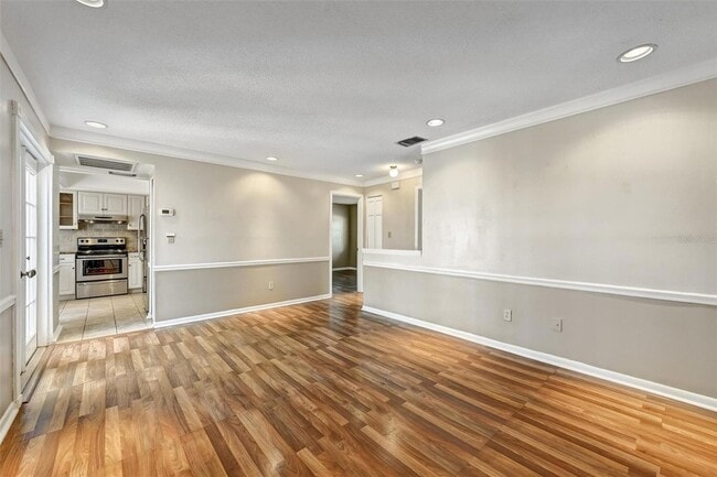 Building Photo - 2833 Orange Tree Cir N