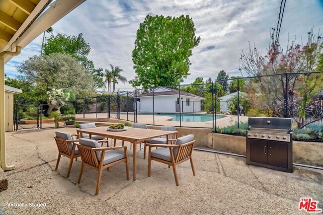 Building Photo - 19732 Henshaw St