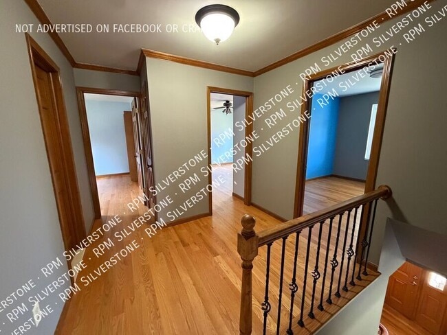 Building Photo - 869 Timberline Dr