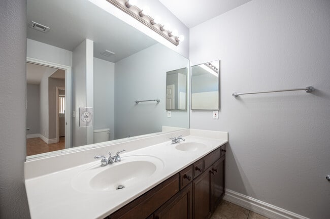 Building Photo - 248 Tie Breaker Ct