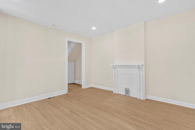 Building Photo - 2742 W Montgomery Ave