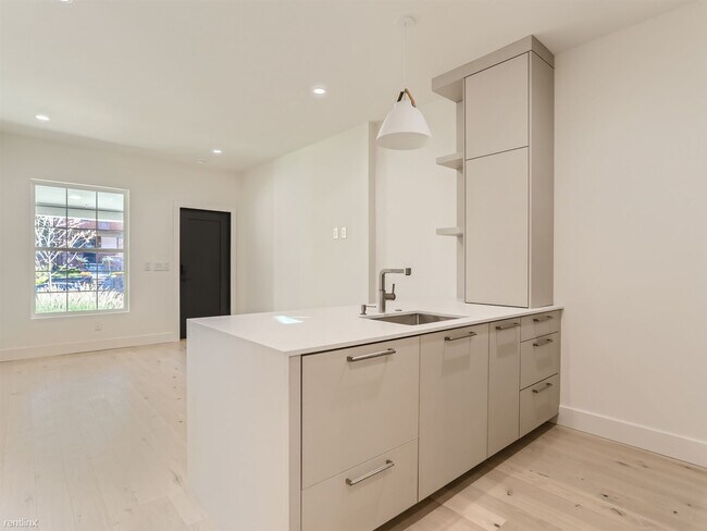 Building Photo - 1 br, 1 bath Condo - 11 Pennsylvania Street