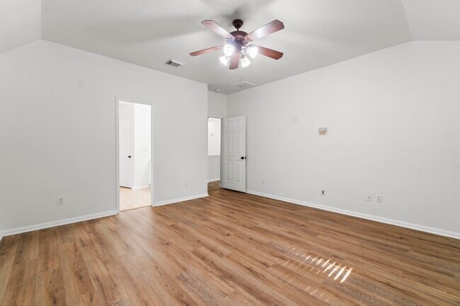 Building Photo - 255 Genesee Ridge Ct
