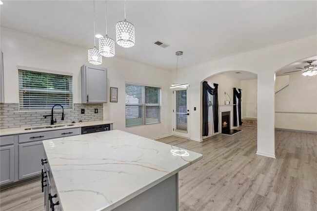 Building Photo - 9776 Ivey Ridge Cir