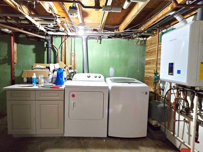 Building Photo - 296 St Nicholas Ave