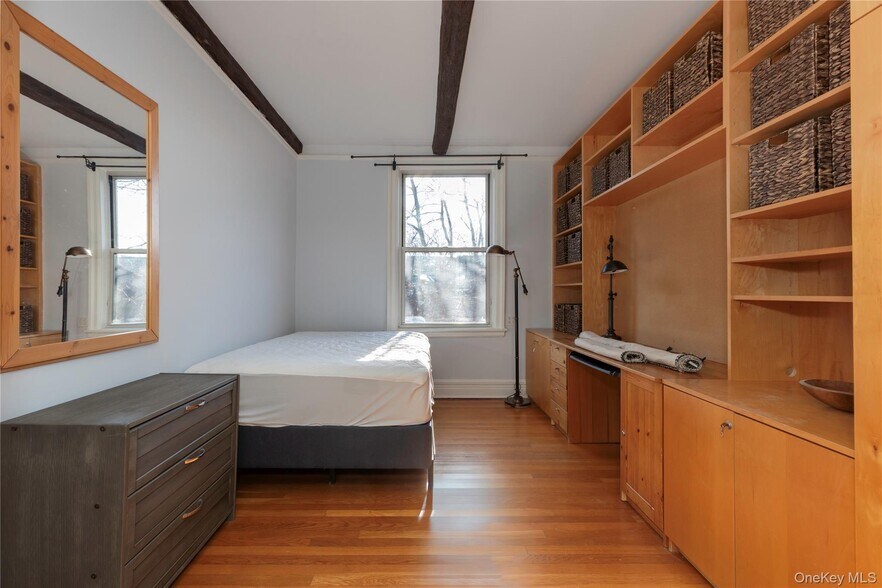 Building Photo - 64 Sagamore Rd