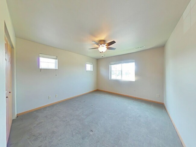 Building Photo - 3505D Fallon Dr
