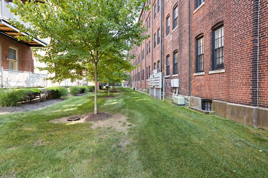 Building Photo - 55 S Harding St