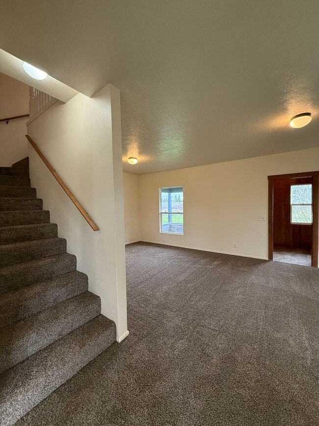 Building Photo - $500 Off Move In Costs!! Updated Farm House