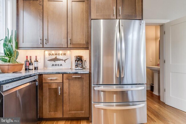 Building Photo - 34903 W Love Dr