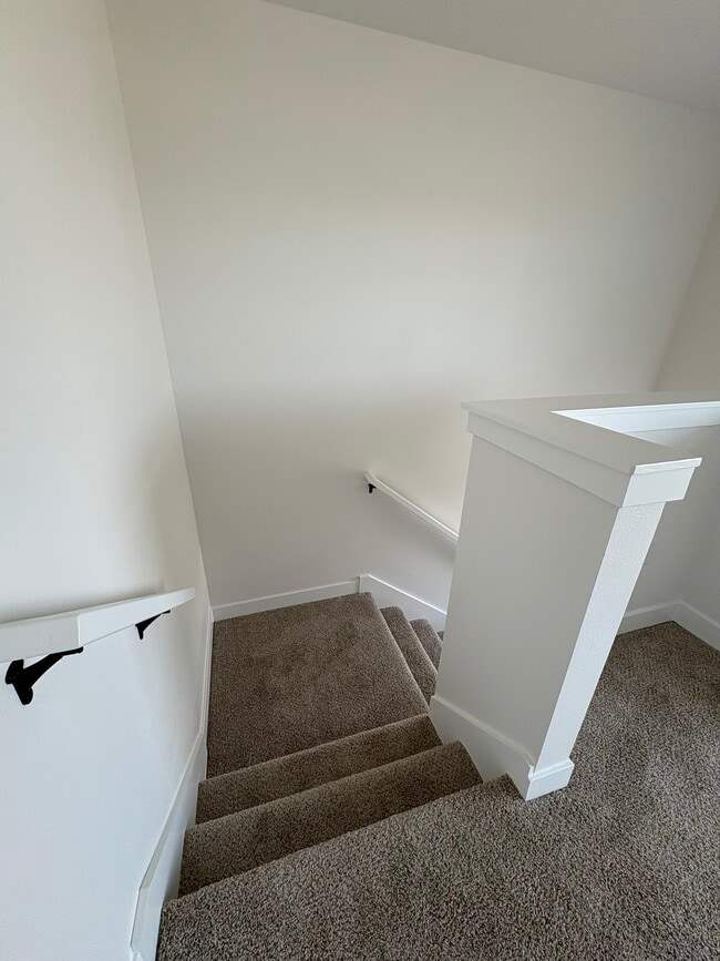 Building Photo - 216 Nw Waverly Dr