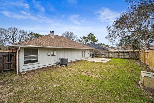 Building Photo - 15703 Fox Springs Dr