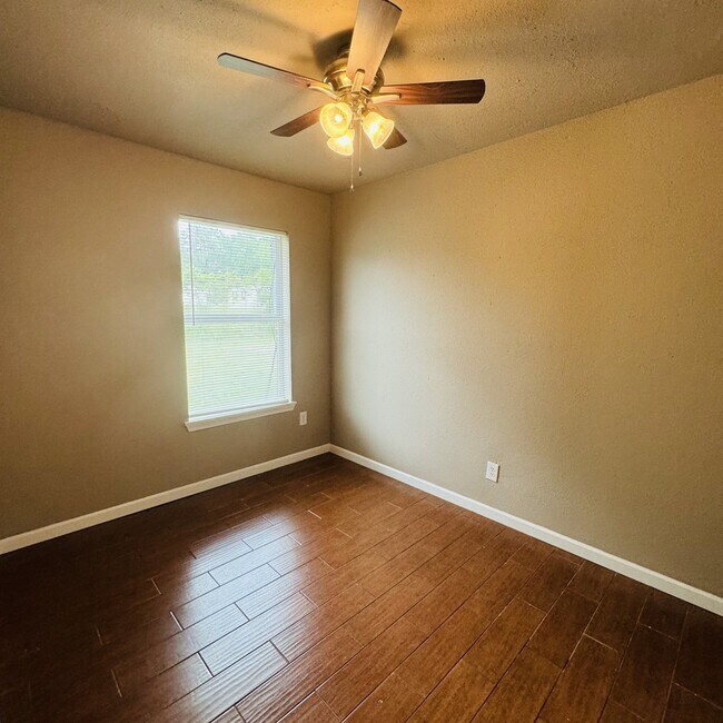 Building Photo - 2413 Cuney Ct