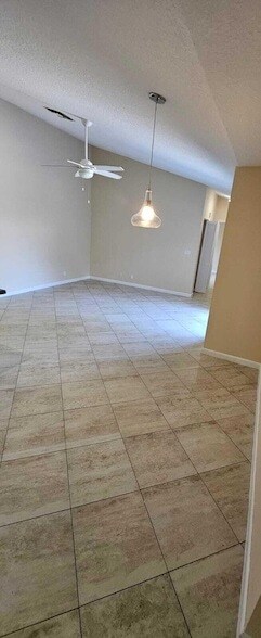 Building Photo - 13740 Yarmouth Dr