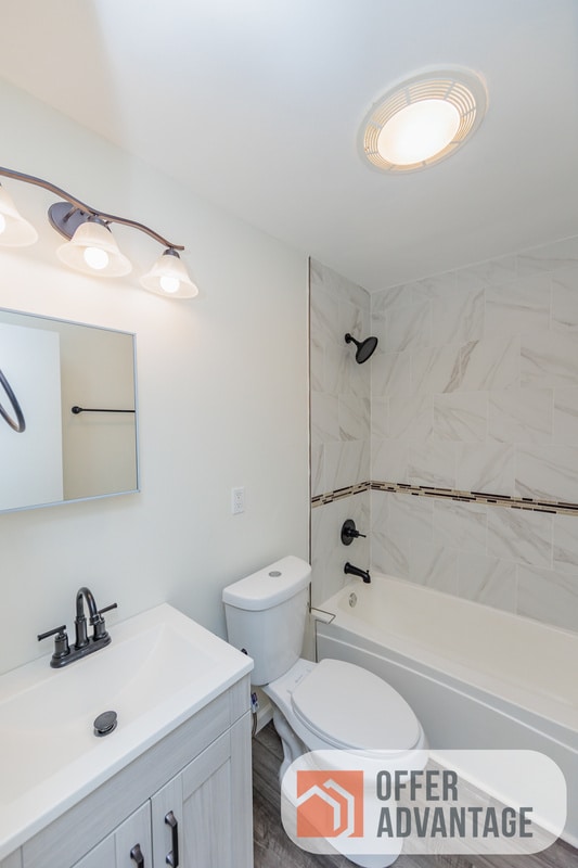 Building Photo - 376 E 288th St