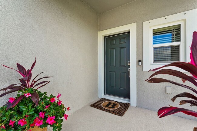 Building Photo - Beautifull Furnished Townhome - Nokomis - 2 Bedroom 2.5 bath plus office -1 Car Garage