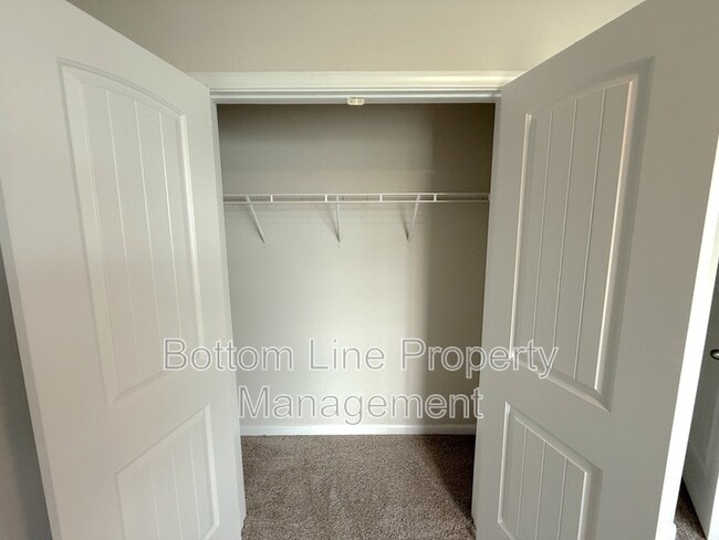 Building Photo - 445 Belcaro Dr
