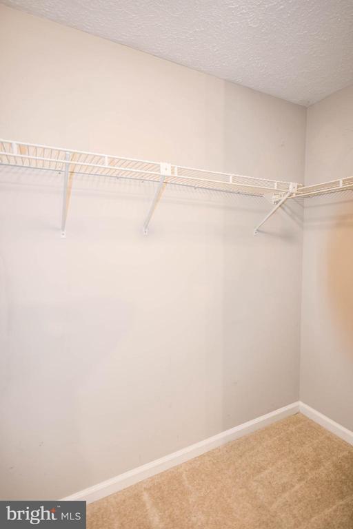 Building Photo - 27 Cross Country Ct