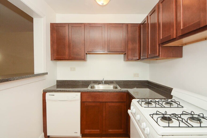 Building Photo - 1352 N Dearborn St