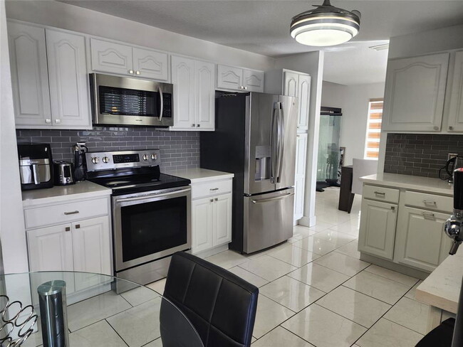 Building Photo - 9700 SW 16th Ct