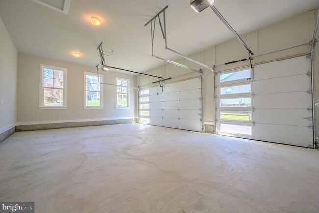 Building Photo - 2424 Carey Ln