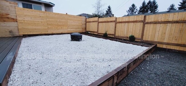 Building Photo - 5621 N 44th St