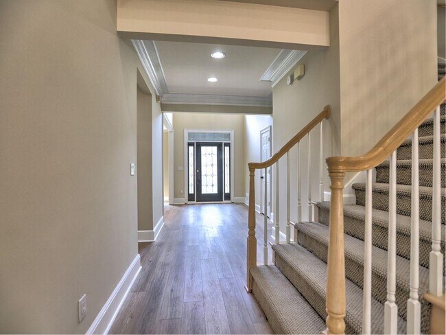 Building Photo - 3237 Waldwick Way SE