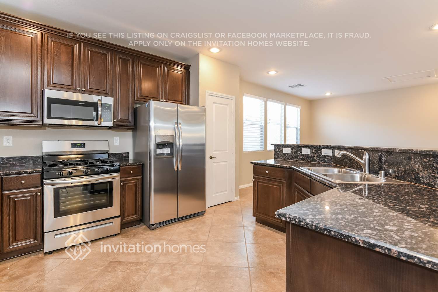 Building Photo - 10018 Pelham Park Ave