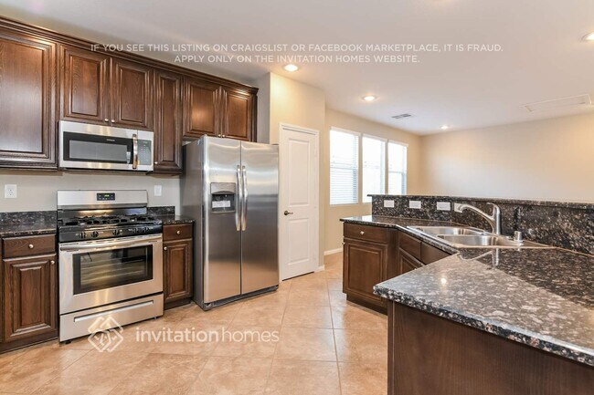 Building Photo - 10018 Pelham Park Ave