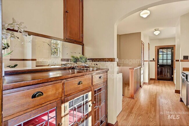 Building Photo - 1512 S Grant Ave