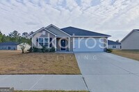 Building Photo - 107 Lord Effingham Wy