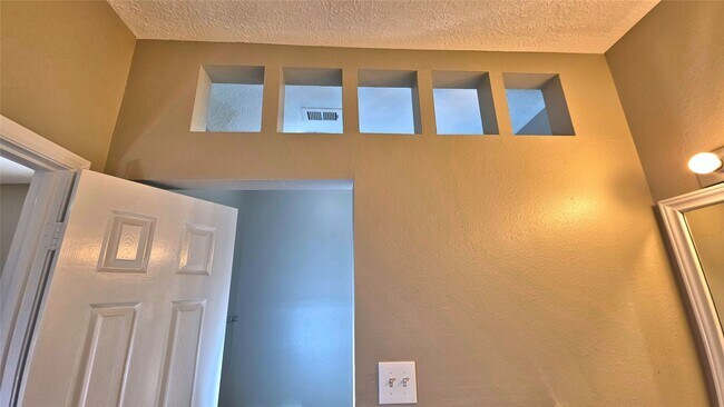 Building Photo - 5803 Cinnamon Creek Cir