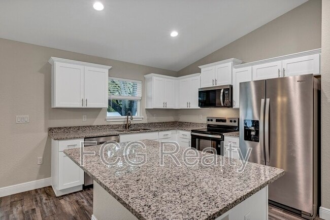 Building Photo - 4 Locust Drive Trail