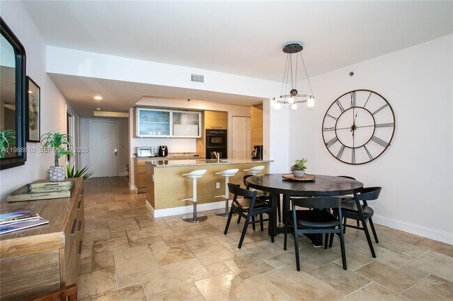 Building Photo - 1830 S Ocean Dr