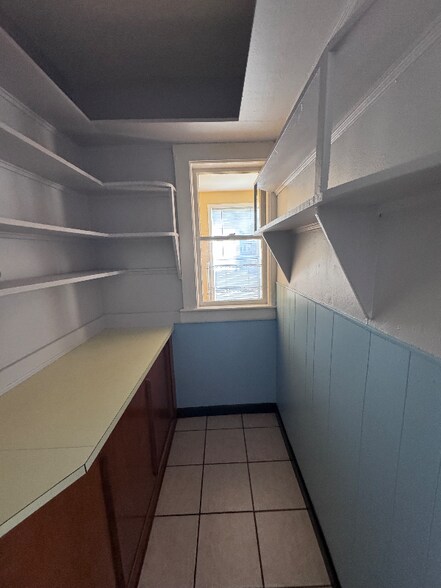 Building Photo - 127 Walnut St