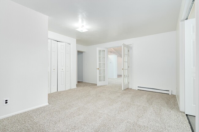 Building Photo - 850 W Chenango Ave