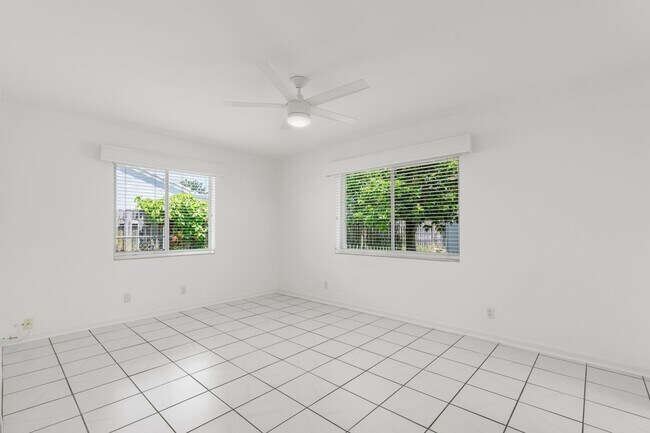 Building Photo - 360 Palmetto St