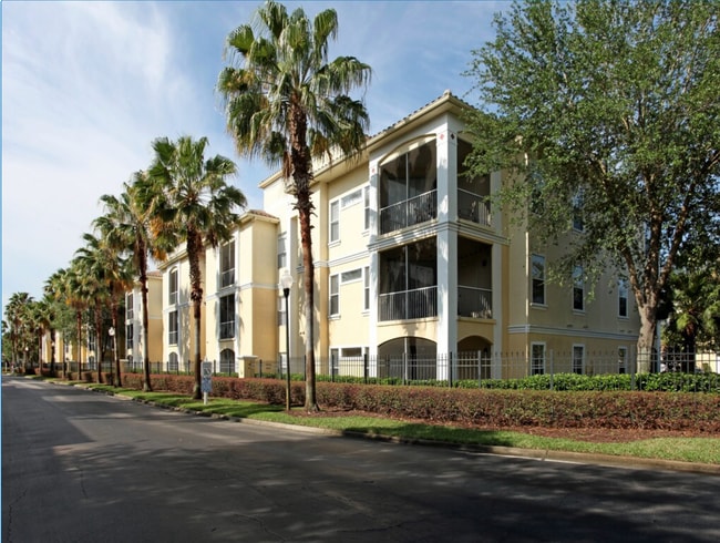 Building Photo - Updated 2/1 at Visconti, new carpet & paint, vaulted ceilings!