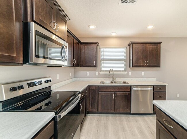 Building Photo - 3708 Parrot Ct